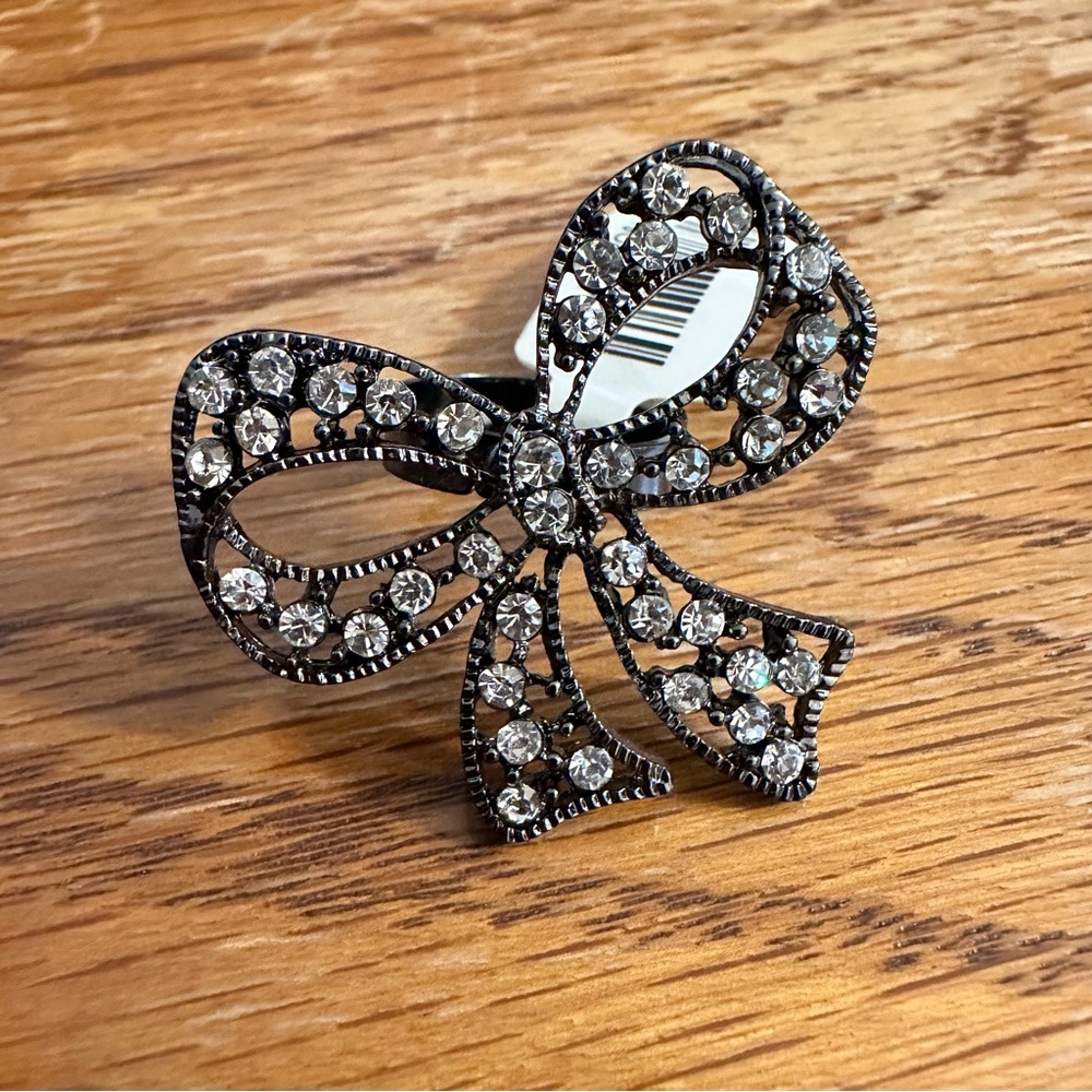 Forever 21 Dark Grey Crystal Bow Ring Size 7